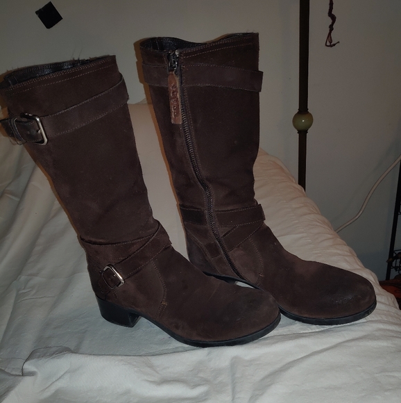 Woman's Suede Boots - Picture 2 of 11